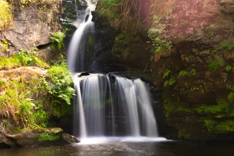 Wallpaper Air Terjun 4K · nature · 3840×2560