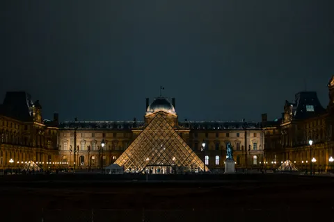 Paris at Night 4K Wallpaper · city · 3840×2560