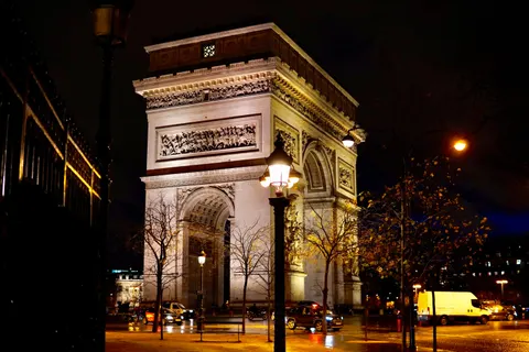 Paris at Night 4K Wallpaper · city · 3840×2560