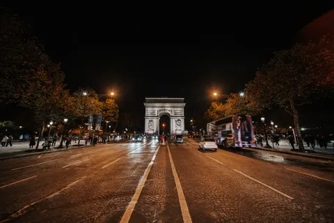 Paris at Night 4K Wallpaper · city · 3840×2560