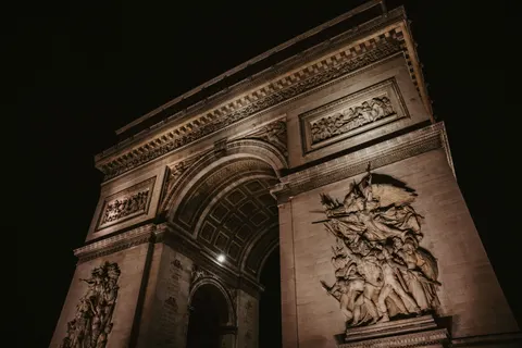 Paris at Night 4K Wallpaper · city · 3840×2560
