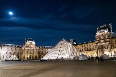 Paris at Night 4K Wallpaper · city · 3840×2550