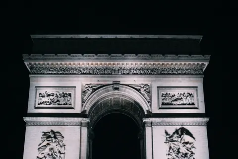 Paris at Night 4K Wallpaper · city · 3840×2560