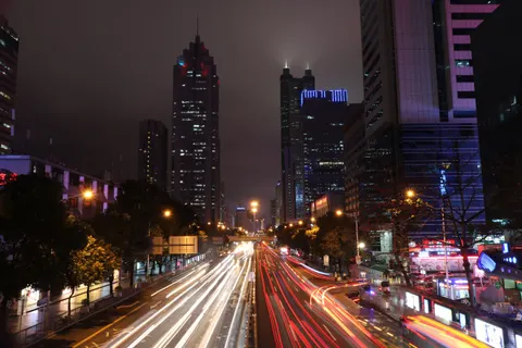 Shanghai bei Nacht 4K Hintergrundbild · city · 3840×2560