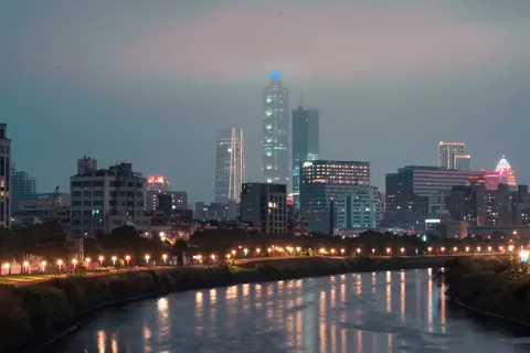 Shanghai Night 4K Wallpaper · city · 3840×2561