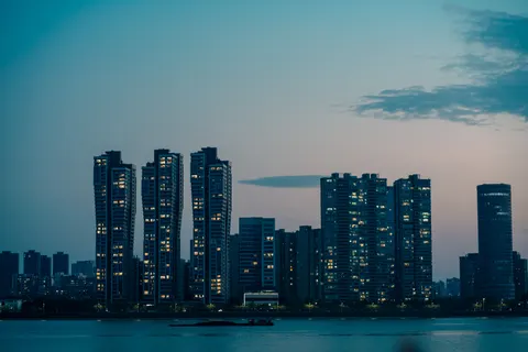 Обои Ночной Шанхай 4K · city · 3840×2561