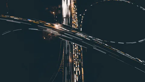 光の軌跡 4K壁紙 · city · 3840×2160
