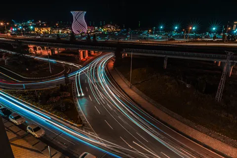 Lichtspuren 4K Hintergrundbild · city · 3840×2560