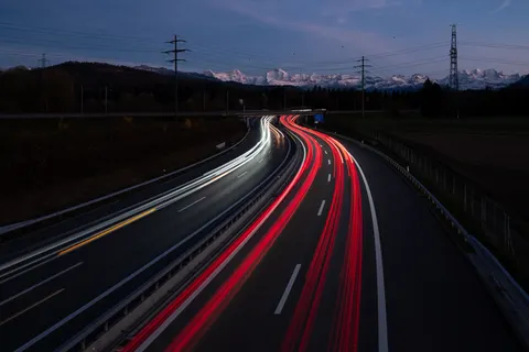 Lichtspuren 4K Hintergrundbild · city · 3840×2560