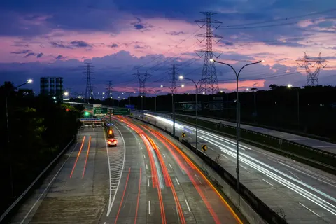 Lichtspuren 4K Hintergrundbild · city · 3840×2560