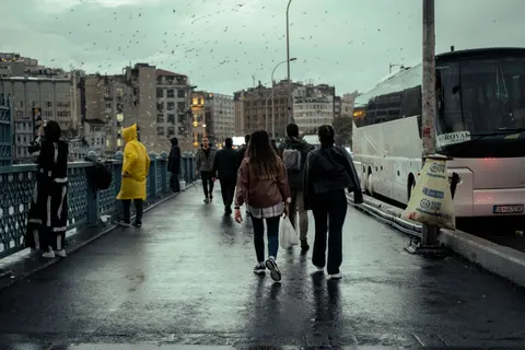 Rainy Street 4K Wallpaper · city · 3840×2560