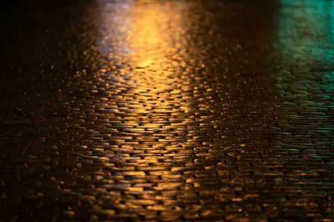 Rainy Street 4K Wallpaper · city · 3840×2560