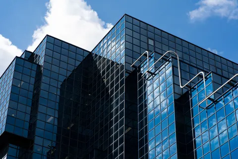 Glass Tower 4K Wallpaper · architecture · 3840×2560