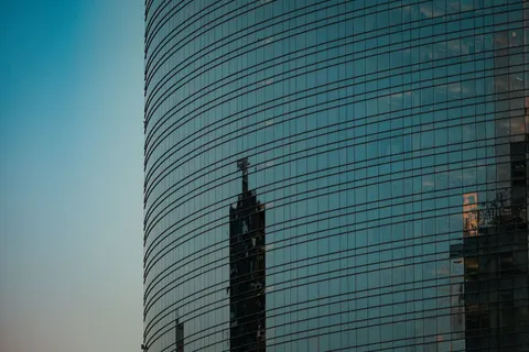 काँच की मीनार 4K वॉलपेपर · architecture · 3840×2560