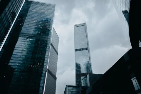 والپیپر برج شیشه‌ای با کیفیت 4K · architecture · 3840×2560