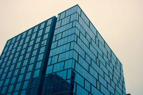 Glasturm 4K Hintergrundbild · architecture · 3840×2560