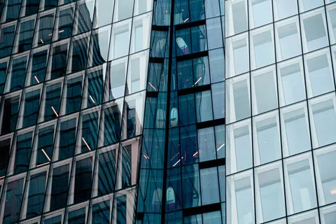 خلفية برج زجاجي بدقة 4K · architecture · 3840×2560