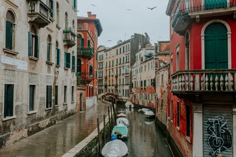 Venice Canal 4K Wallpaper · architecture · 3840×2560