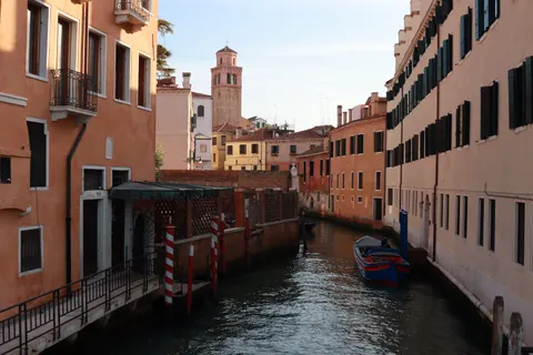 Venice Canal 4K Wallpaper · architecture · 3840×2560