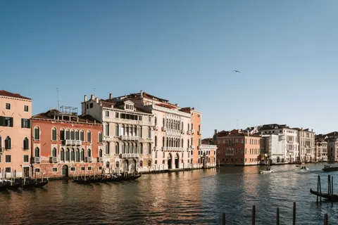 Venice Canal 4K Wallpaper · architecture · 3840×2560