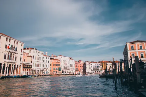 Venice Canal 4K Wallpaper · architecture · 3840×2560