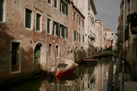 威尼斯運河 4K桌布 · architecture · 3840×2560