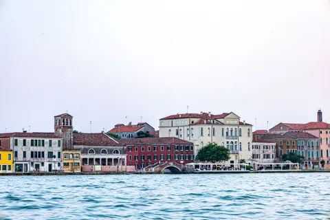 Venice Canal 4K Wallpaper · architecture · 3840×2560