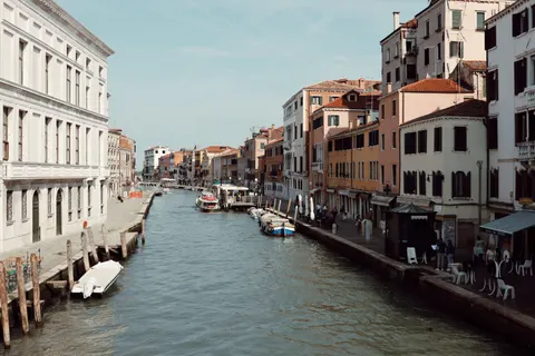 威尼斯运河 4K壁纸 · architecture · 3840×2560