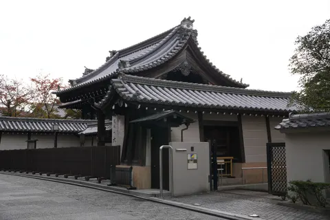 Japanese Pagoda 4K Wallpaper · architecture · 3840×2560