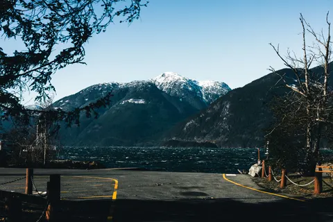 冰封湖泊 4K桌布 · nature · 3840×2561