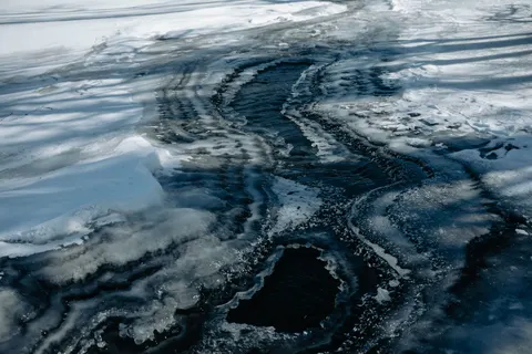 Frozen Lake 4K Wallpaper · nature · 3840×2560