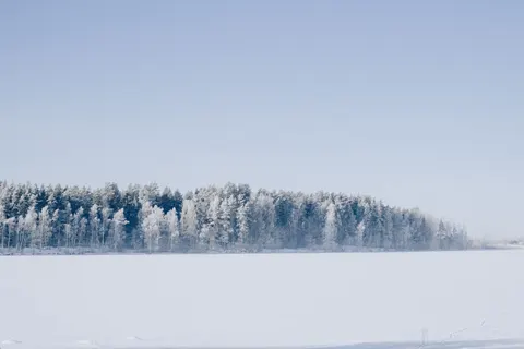خلفية بحيرة متجمدة بدقة 4K · nature · 3840×2560