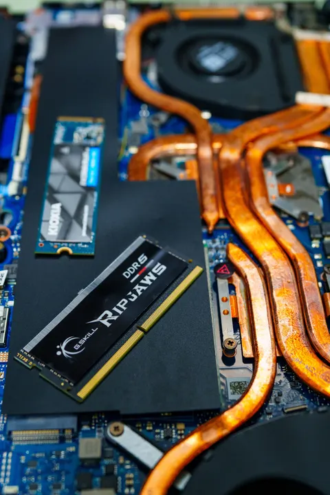 Circuit Phone Wallpaper · cyber · 1440×2160