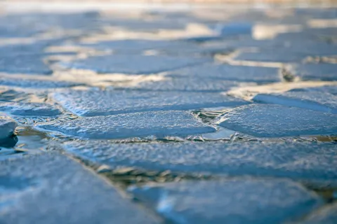 Frozen Lake 4K Wallpaper · nature · 3840×2560