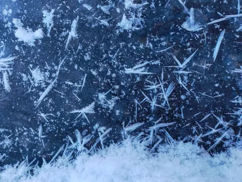 Frozen Lake 4K Wallpaper · nature · 3840×2880