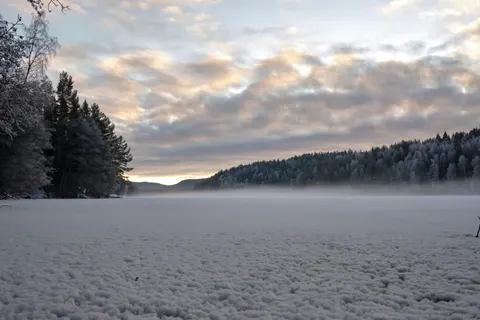 Frozen Lake 4K Wallpaper · nature · 3840×2560