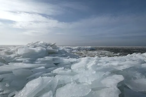 Frozen Lake 4K Wallpaper · nature · 3840×2560