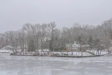 Zugefrorener See 4K Hintergrundbild · nature · 3840×2560
