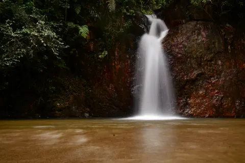 Wasserfall 4K Hintergrundbild · nature · 3840×2560