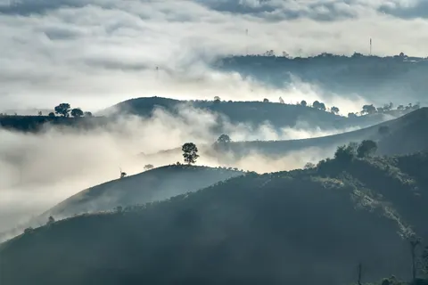 Misty Valley 4K Wallpaper · nature · 3840×2561