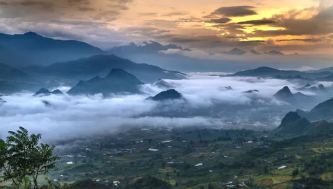 Misty Valley 4K Wallpaper · nature · 3840×2183