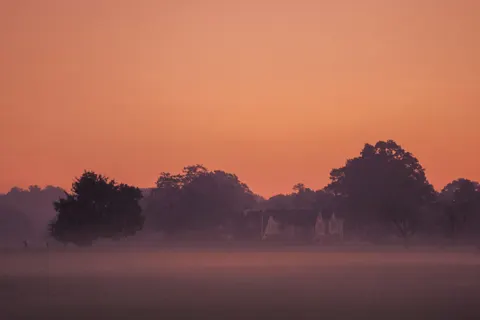 Misty Valley 4K Wallpaper · nature · 3840×2561