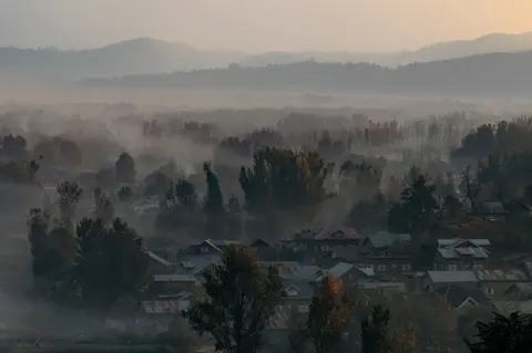 Misty Valley 4K Wallpaper · nature · 3840×2556
