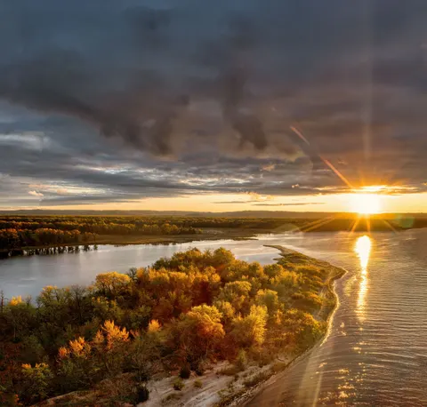 Autumn River 4K Wallpaper · nature · 3840×3661