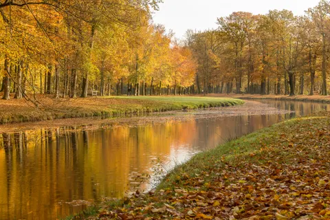 Autumn River 4K Wallpaper · nature · 3840×2560