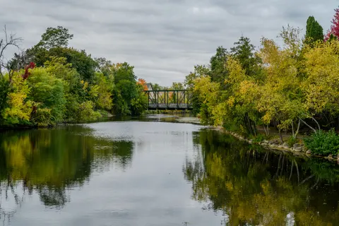 Autumn River 4K Wallpaper · nature · 3840×2560