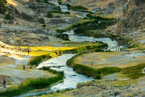 Hot Spring 4K Wallpaper · nature · 3840×2560