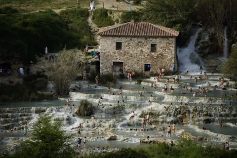 Hot Spring 4K Wallpaper · nature · 3840×2560