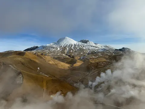 Hot Spring 4K Wallpaper · nature · 3840×2880