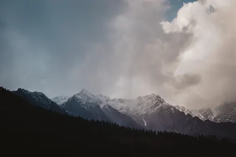 Himalayan Peaks 4K Wallpaper · mountains · 3840×2560